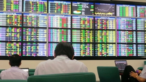 VN-Index thoát phiên giảm sâu nhờ dòng tiền bắt đáy chảy mạnh vào cuối phiên