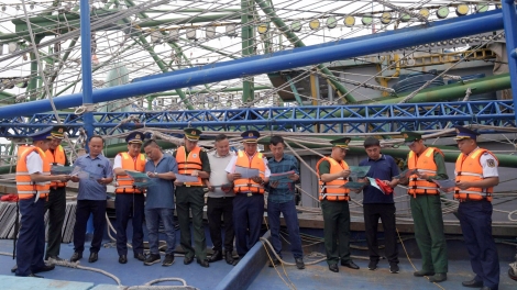 Hải đoàn 11 chung tay cùng ngư dân Hải Phòng chống IUU