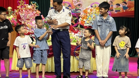 Rộn ràng “Đêm hội Trăng rằm” tại Hải đoàn 11
