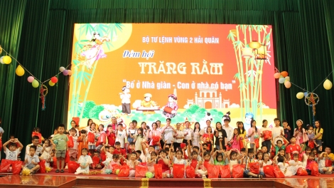 Vui Tết Trung thu: “Bố ở Nhà giàn – Con ở nhà có bạn”