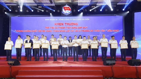 Binh đoàn 20 - Tổng công ty Tân Cảng Sài Gòn vinh danh 20 doanh nhân tiêu biểu