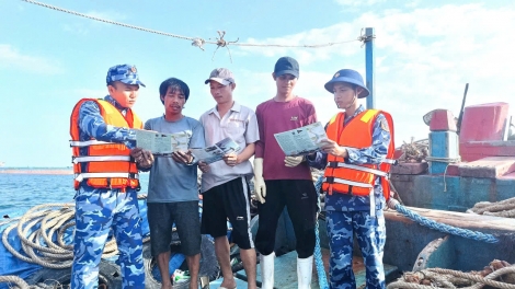 Tuyên truyền pháp luật về biển đảo cho ngư dân (13/10/2025)
