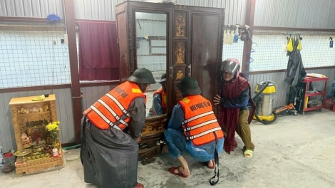 Đồn Biên phòng cửa khẩu A Đớt và Hồng Vân, Thành phố Huế hỗ trợ khắc phục mưa lũ