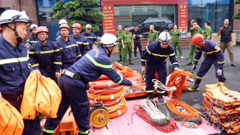 Lực lượng công an xuất quân thực hiện nhiệm vụ cứu nạn, cứu hộ tại Tuyên Quang (01/10)
