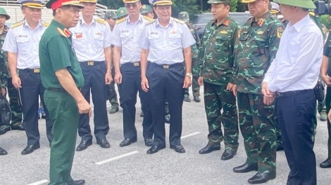 Thượng tướng Nguyễn Văn Nghĩa kiểm tra công tác ứng phó bão số 11