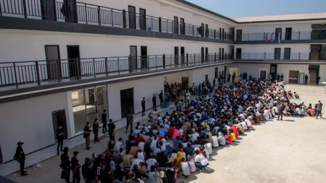 Myanmar đột kích trung tâm lừa đảo, gần 700 người bỏ chạy, vượt biên sang Thái Lan