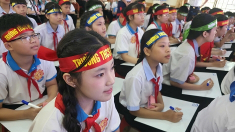 Cửa Lò rộn ràng sắc màu “Em yêu biển, đảo quê hương”