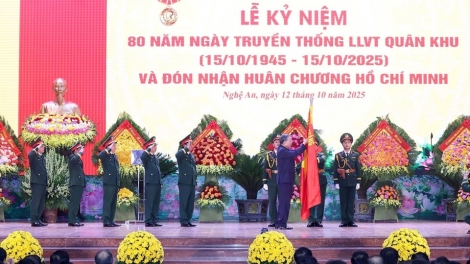 Thời sự 12h 12/10/2025: Lễ kỷ niệm 80 năm Ngày truyền thống lực lượng vũ trang Quân khu 4