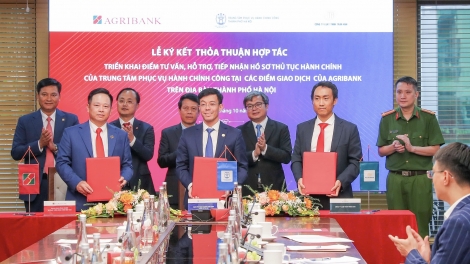 Đến ngân hàng, làm thủ tục hành chính – chuyện tưởng lạ mà thật tại Hà Nội