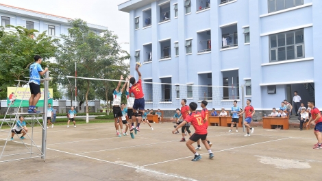 Lữ đoàn 175 sôi nổi nhiều hoạt động chào mừng kỷ niệm 50 năm Ngày thành lập Vùng 5 Hải quân