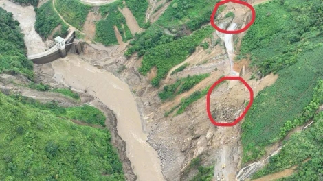 Chạy đua với thời gian tìm kiếm 3 người mất tích sau lũ lịch sử ở Lào Cai
