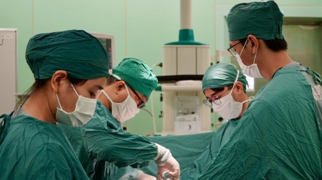 Cứu sống bệnh nhân hoại tử gần 5 mét ruột non do tắc mạch hiếm gặp