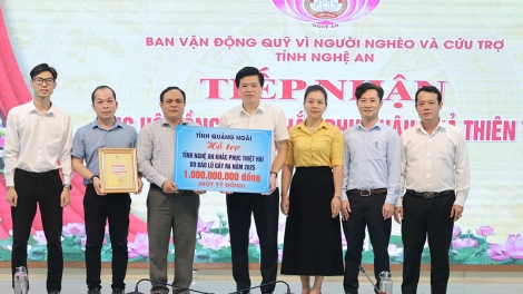 Quảng Ngãi: Trao 3,5 tỷ đồng hỗ trợ 6 địa phương khắc phục hậu quả bão lũ