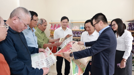 Người dân có thể đọc Dự thảo Văn kiện Đại hội Đảng lần thứ XIV tại hệ thống Bưu điện - Văn hoá xã