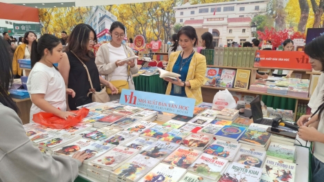 Hội chợ Mùa Thu lần thứ nhất 2025: Nỗ Lực "Số Hóa Tri Thức" Của Người Làm Sách