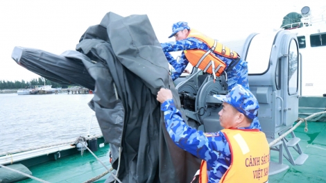 Cảnh sát biển chủ động, sẵn sàng ứng phó với bão số 13