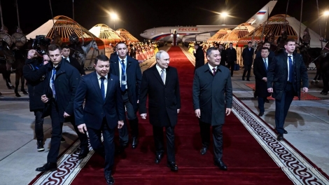 Tổng thống Nga Putin bắt đầu chuyến thăm chính thức ba ngày tới Kyrgyzstan