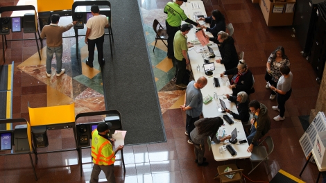 Người lao động Mỹ không được trả lương dù vẫn phải đi làm