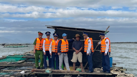 Vùng Cảnh biển 2 cùng địa phương chủ động ứng phó bão số 15