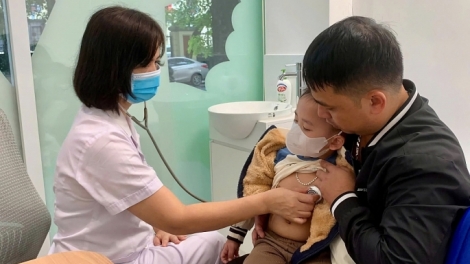 Số trẻ mắc cúm tăng, bác sĩ cảnh báo phụ huynh không chủ quan