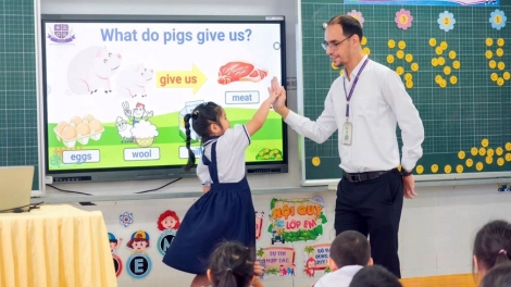 Đưa tiếng Anh thành ngôn ngữ thứ 2 trong trường học ở Việt Nam 