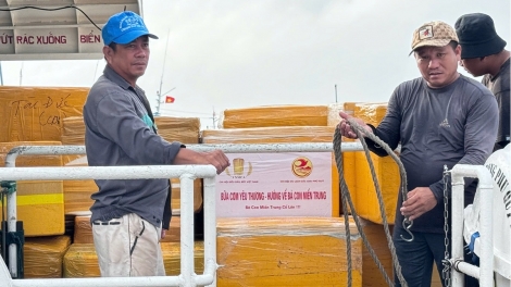 Chi hội Du lịch Phú Quý hỗ trợ 500 kg cá tươi cho công tác cứu trợ