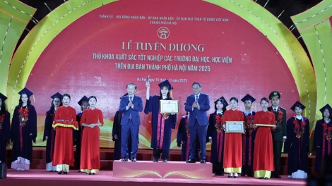 Tuyên dương 95 thủ khoa xuất sắc tốt nghiệp các trường đại học, học viện trên địa bàn Thủ đô 