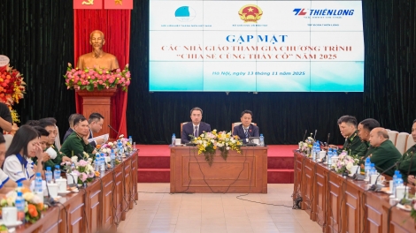 Bộ Giáo dục và Đào tạo gặp mặt các nhà giáo tham gia Chương trình “Chia sẻ cùng thầy cô” năm 2025