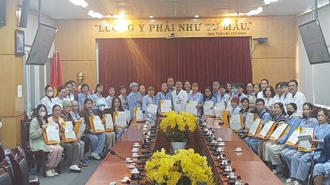 Ngày Nhà giáo Việt Nam, thầy thuốc tri ân thầy cô giáo là bệnh nhân ung thư