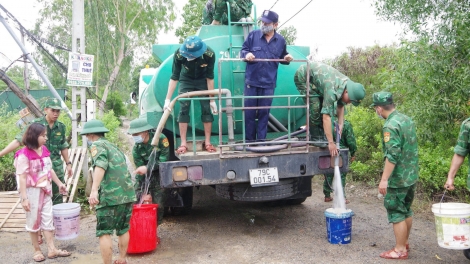 Nước sạch và niềm vui trở lại với hơn 100 hộ dân vùng lũ