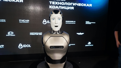 Idol - robot hình người đầu tiên tích hợp trí tuệ nhân tạo của Nga