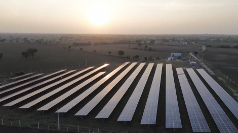 Cuộc cách mạng năng lượng mặt trời ở ngôi làng nhỏ bé vùng sa mạc Ấn Độ