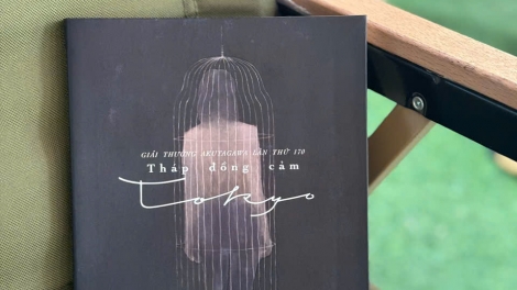 "Tháp đồng cảm Tokyo" khám phá ranh giới giữa thật và ảo, giữa lòng trắc ẩn và sự phán xét