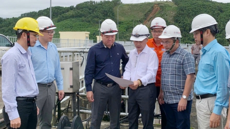 Bộ Công Thương kiểm tra công tác phòng chống bão số 13 tại công trình thuỷ điện Sông Tranh 2