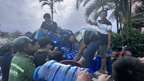 Những “người vác tù và hàng tổng” hết mình vì bà con trong lũ dữ