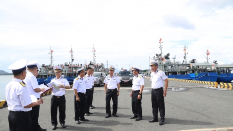 Vùng 4 Hải quân sẵn sàng các phương án ứng phó bão số 13