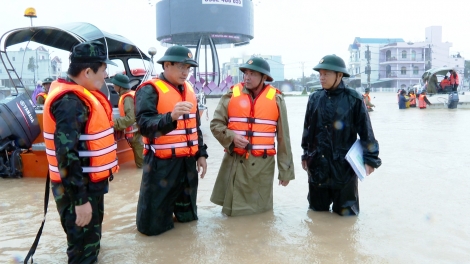 Quân khu 5 họp khẩn trong đêm ứng phó mưa lũ tại Nam Trung bộ