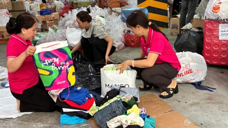 Người dân góp sức cùng chính quyền TP.HCM tổng lực hỗ trợ đồng bào miền Trung