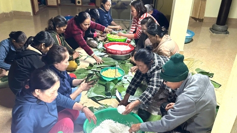 Người dân vùng rốn lũ Huế chung tay giúp bà con vùng lũ Nam Trung Bộ