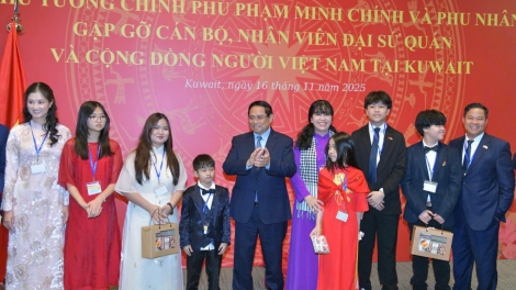 Thủ tướng Phạm Minh Chính gặp gỡ cộng đồng người Việt Nam tại Kuwait