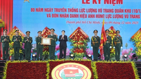 Thời sự 18h 9/12/2025: Quân khu 7 đón nhận danh hiệu Anh hùng Lực lượng vũ trang nhân dân