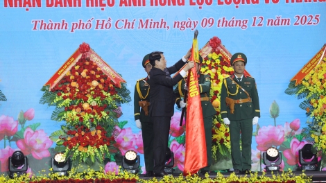 Chủ tịch nước Lương Cường trao danh hiệu Anh hùng Lực lượng vũ trang nhân dân tặng Quân khu 7