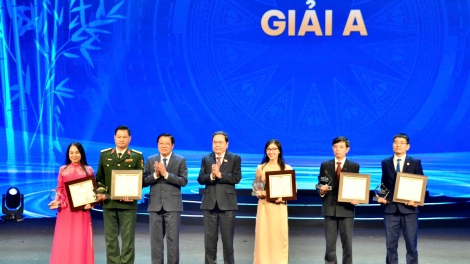 Thời sự 21h30 18/12/2025: Lễ trao Giải báo chí toàn quốc về Quốc hội và Hội đồng nhân dân lần thứ tư