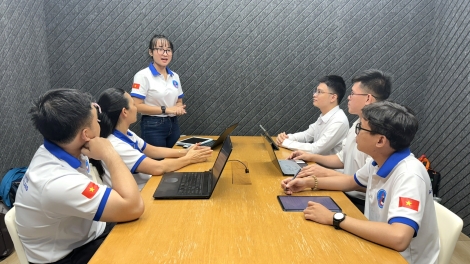 Sinh viên kiều bào đóng góp ý kiến cho các mục tiêu phát triển đất nước