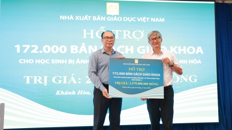 Nhà xuất bản Giáo dục Việt Nam hỗ trợ khẩn cấp sách giáo khoa cho học sinh Khánh Hòa sau lũ