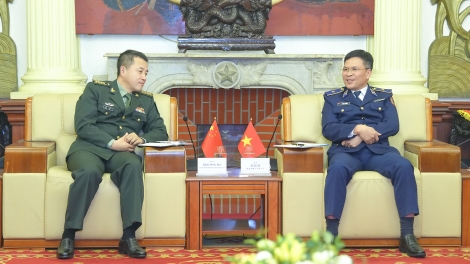Tư lệnh Cảnh sát biển tiếp Tuỳ viên Quốc phòng Trung Quốc tại Việt Nam