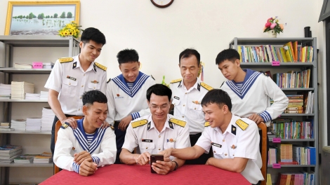 Vùng 5 Hải quân tổng kết phong trào “Bình dân học vụ số” năm 2025