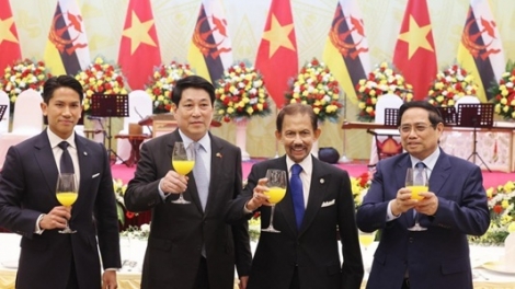 Thời sự 21h30 2/12/2025: Chủ tịch nước Lương Cường chủ trì chiêu đãi cấp nhà nước Quốc vương Brunei