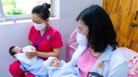 Khuyến khích người trẻ kết hôn và sinh con, đảm bảo mức sinh thay thế.