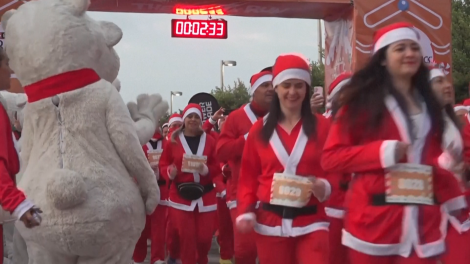 Cuộc thi chạy của những Ông già Noel tại Mexico 